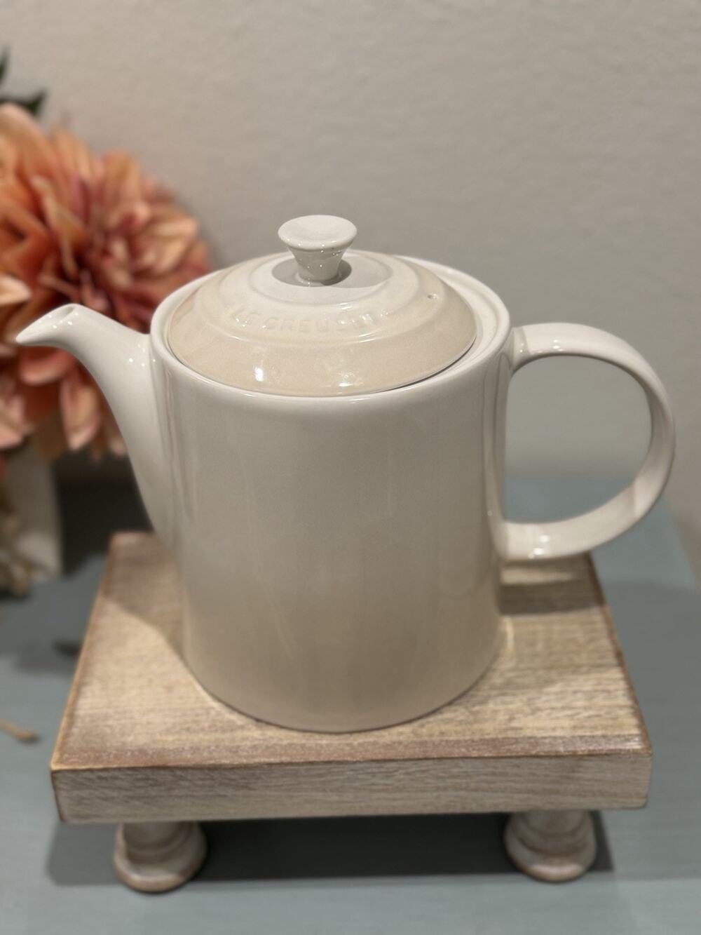 Le Creuset Grand Teapot 1.3 L – Meringue - second choix - NWT